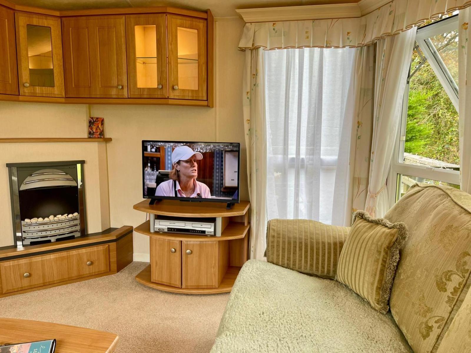 Severnside Boat And Caravan Park Gloucestershire - Caravan 1 Deerhurst Exterior photo